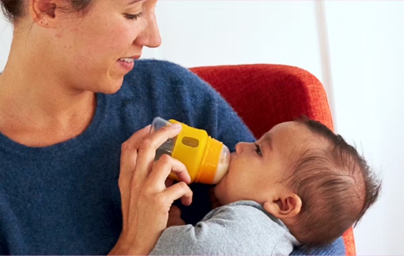 feeding baby feeding baby